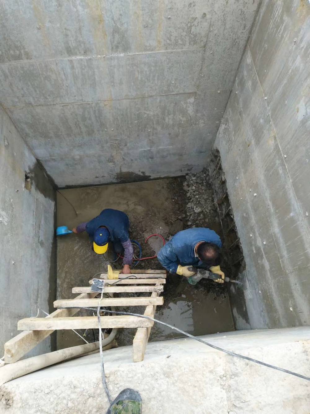 南京溧水县水池堵漏